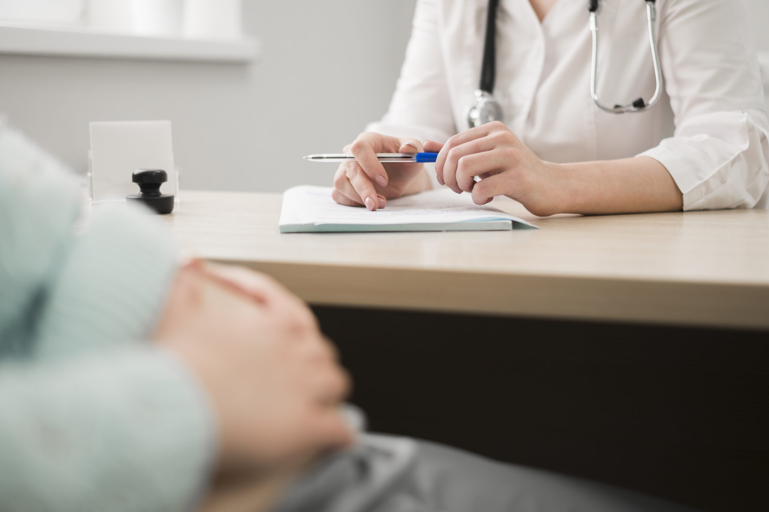Consulta médica preparada para valoración de columna